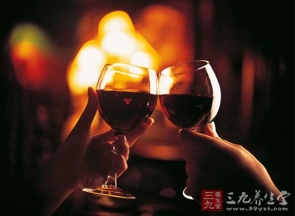 要有计划地戒酒,切忌一次戒掉,以免出现成瘾症状